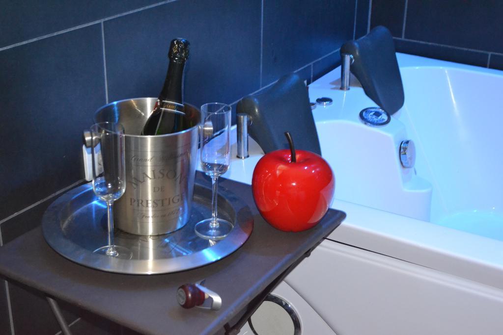Hotel Mas Les Filaos Carpentras Zewnętrze zdjęcie